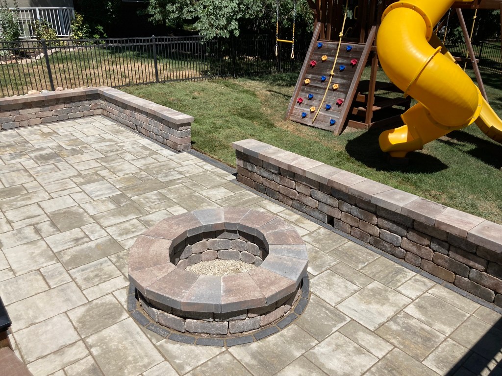 hardscaping-outdoor-living-space-landscaping-Kansa-City