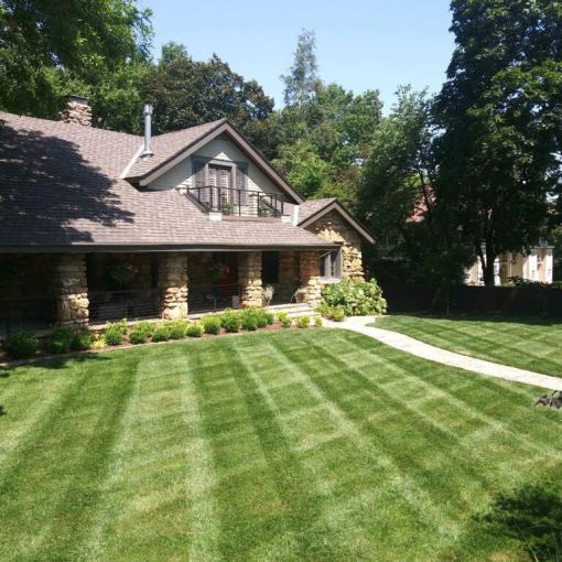 lawn-and-landscaping-mowing-KCMO-Kansas-City-MO
